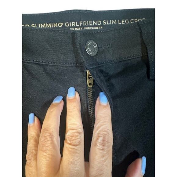 Chico's Black Slimming Girlfriend Slim Leg Cropped Fringe Denim Jeans Women Sz 6 - Picture 7 of 11